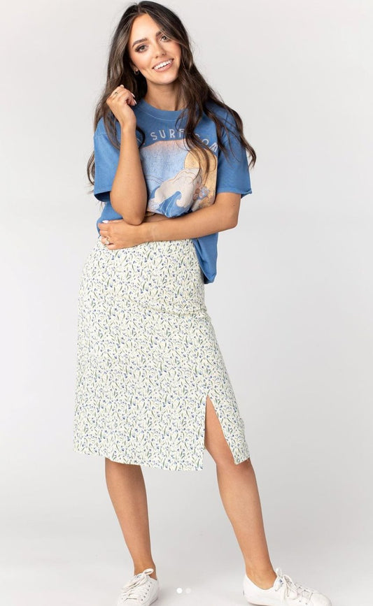 How to Style a Midi Skirt for Spring and Summer