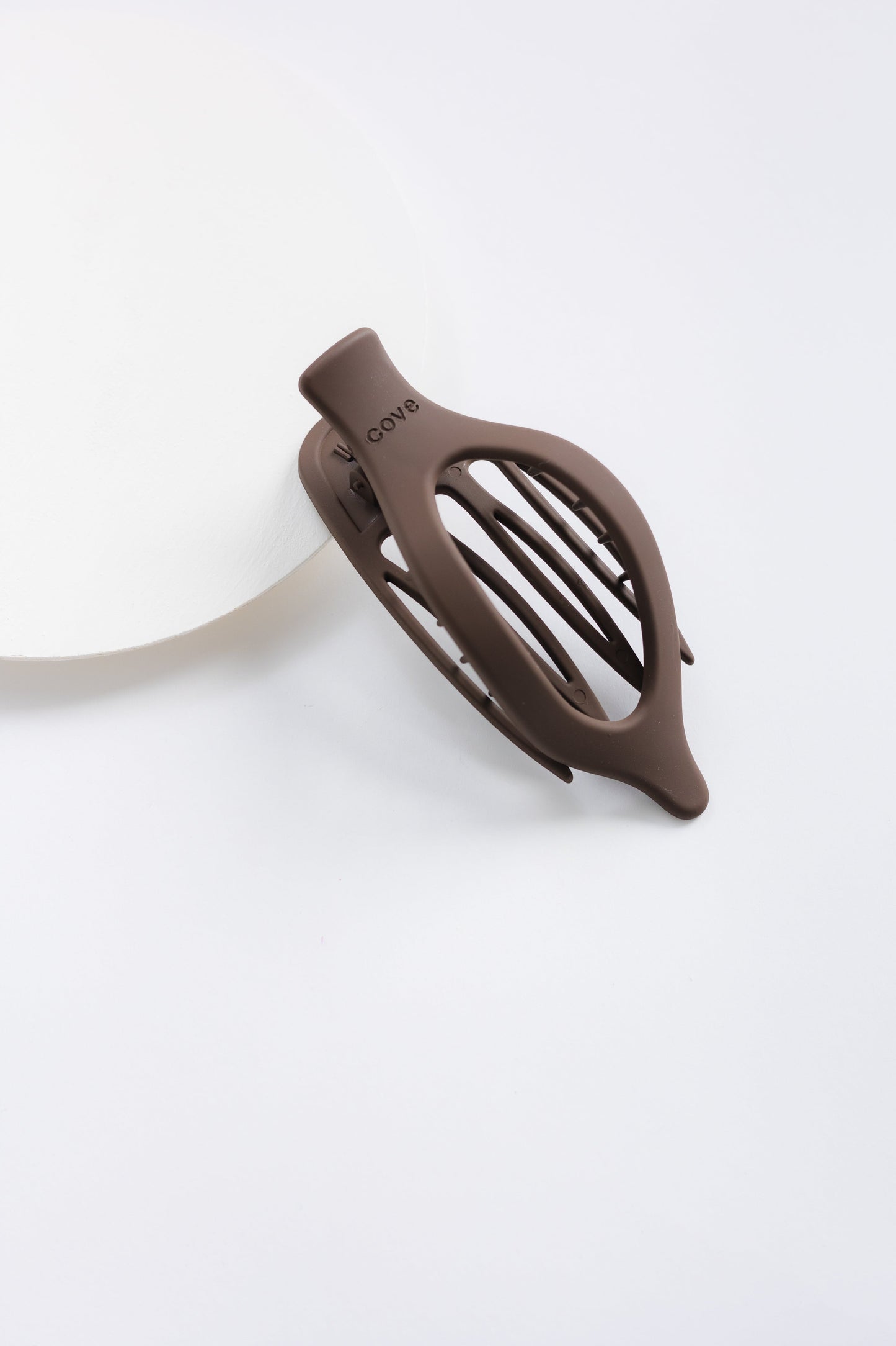 Cove Flat Oval Relax Claw WOMEN'S HAIR ACCESSORY Cove Accessories Dk Brown OS