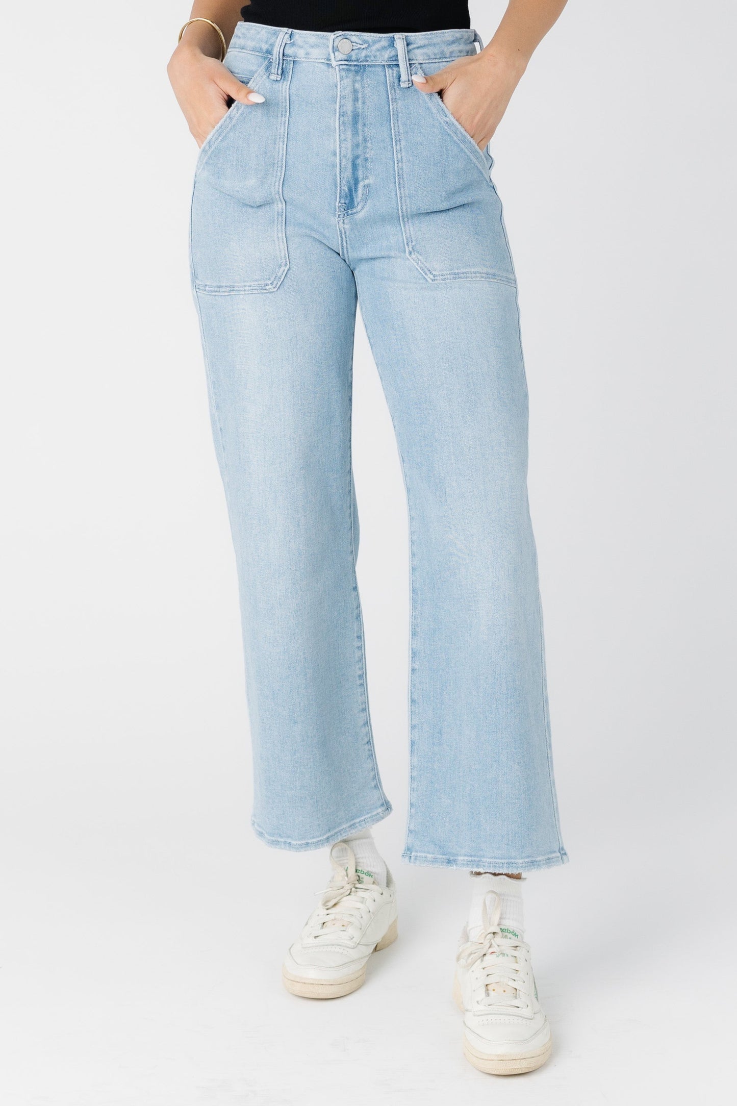 High rise light denim jeans with cropped leg