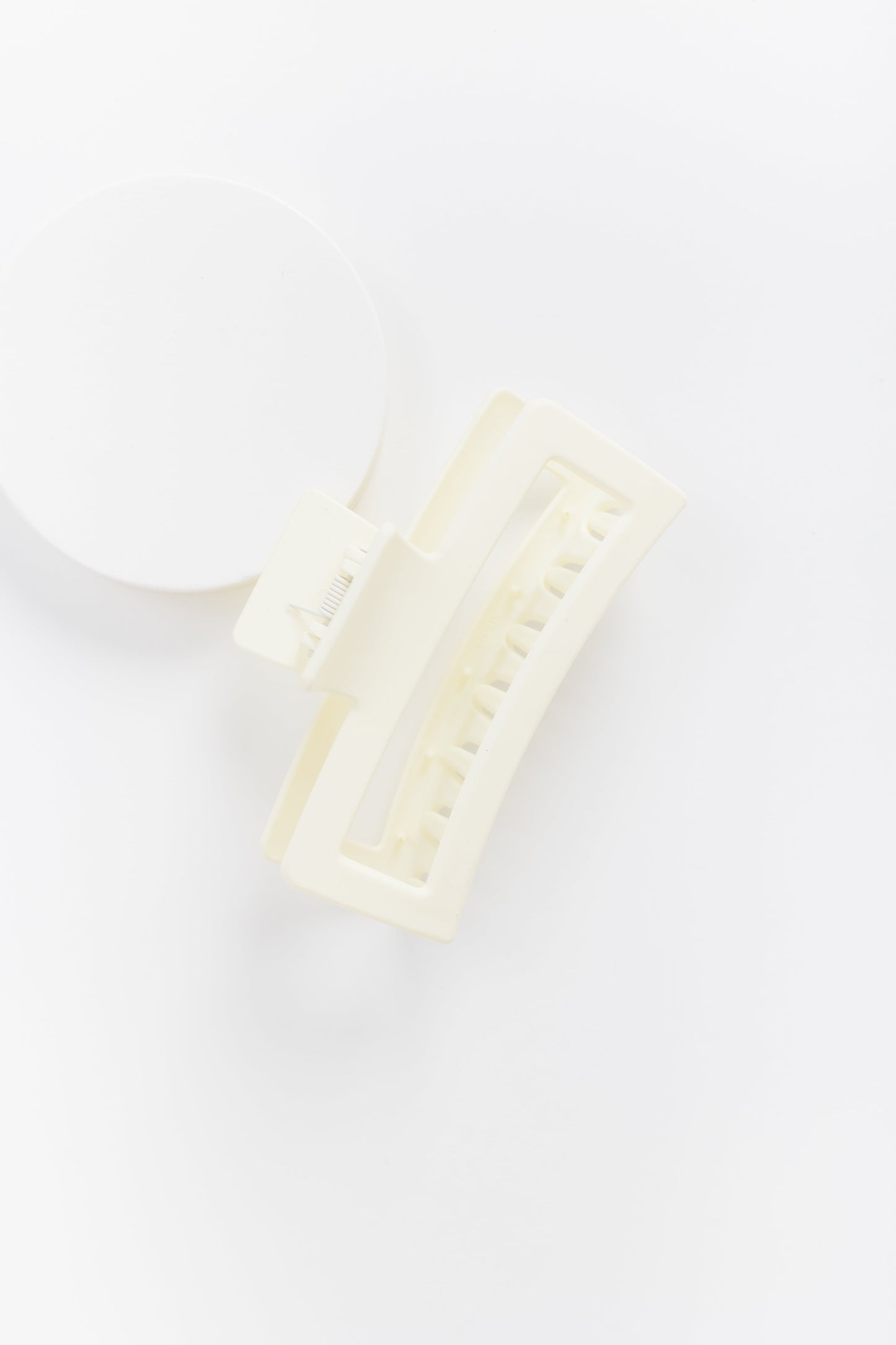 X-Large Hair Claw WOMEN'S HAIR ACCESSORY Cove Accessories Ivory OS