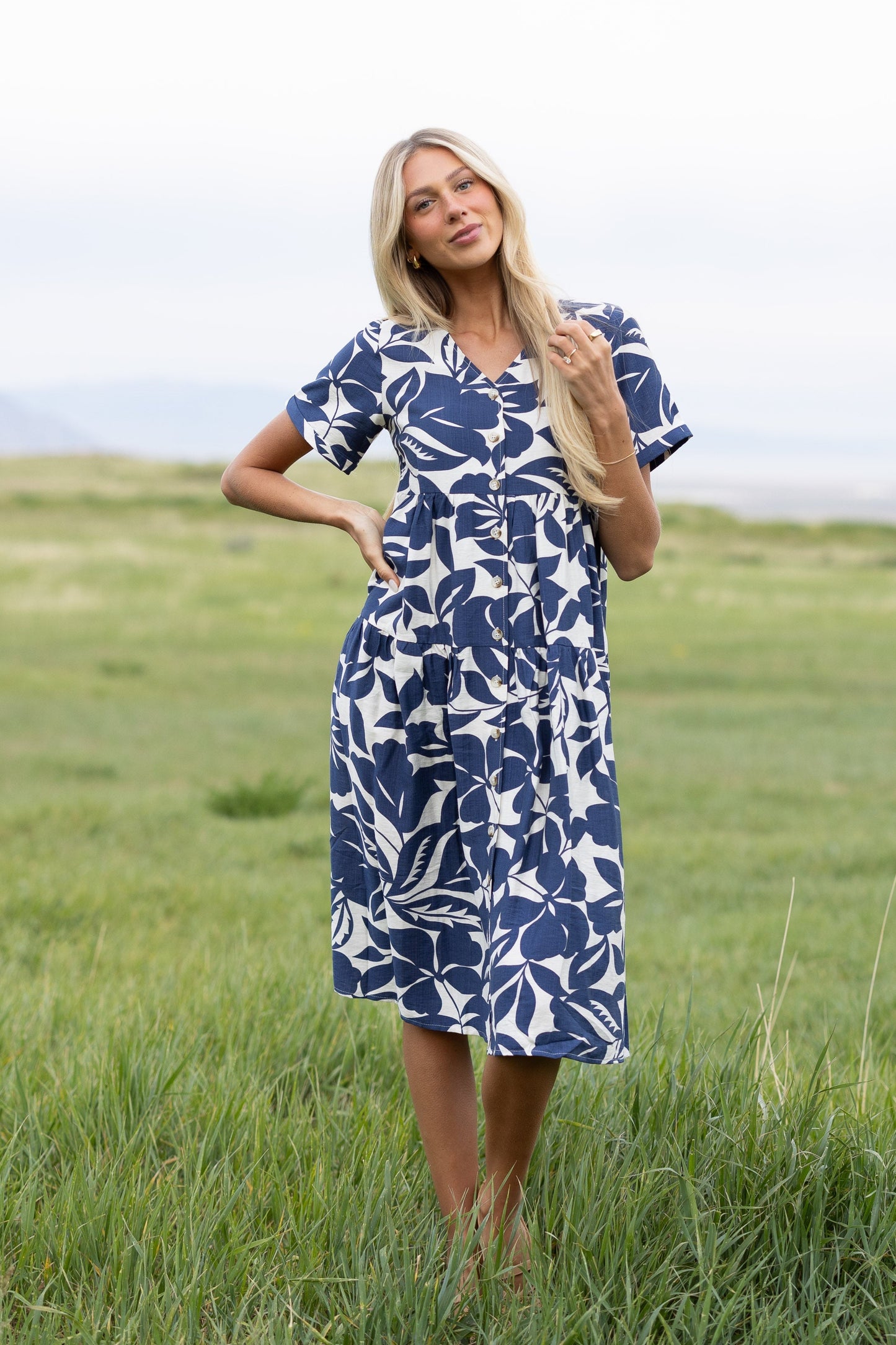 Button down floral dress with short sleeves in navy floral print