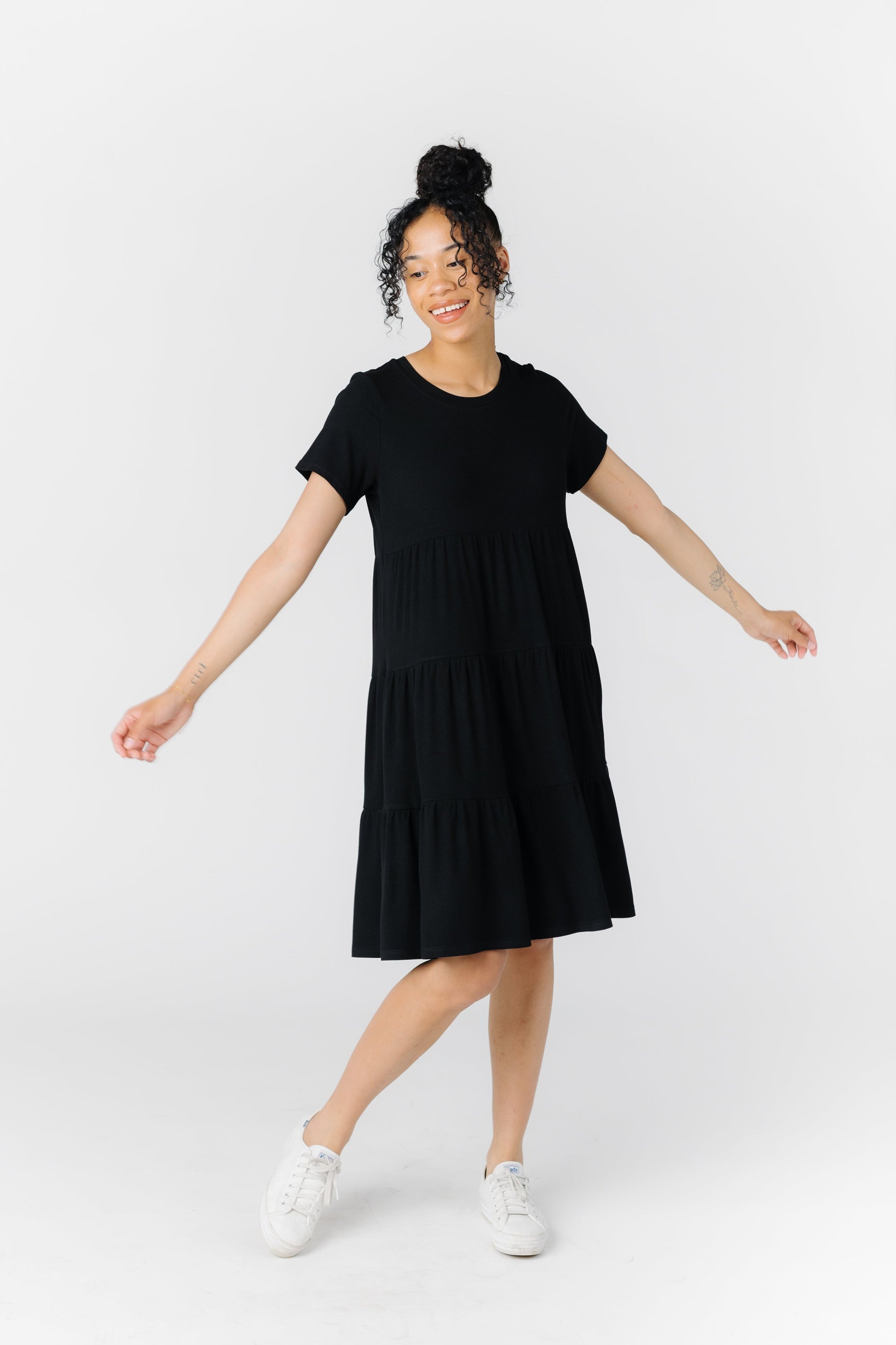 Brass & Roe Summer Ribbed Tiered Dress - Spring 2024 WOMEN'S DRESS Called to Surf Black XS 