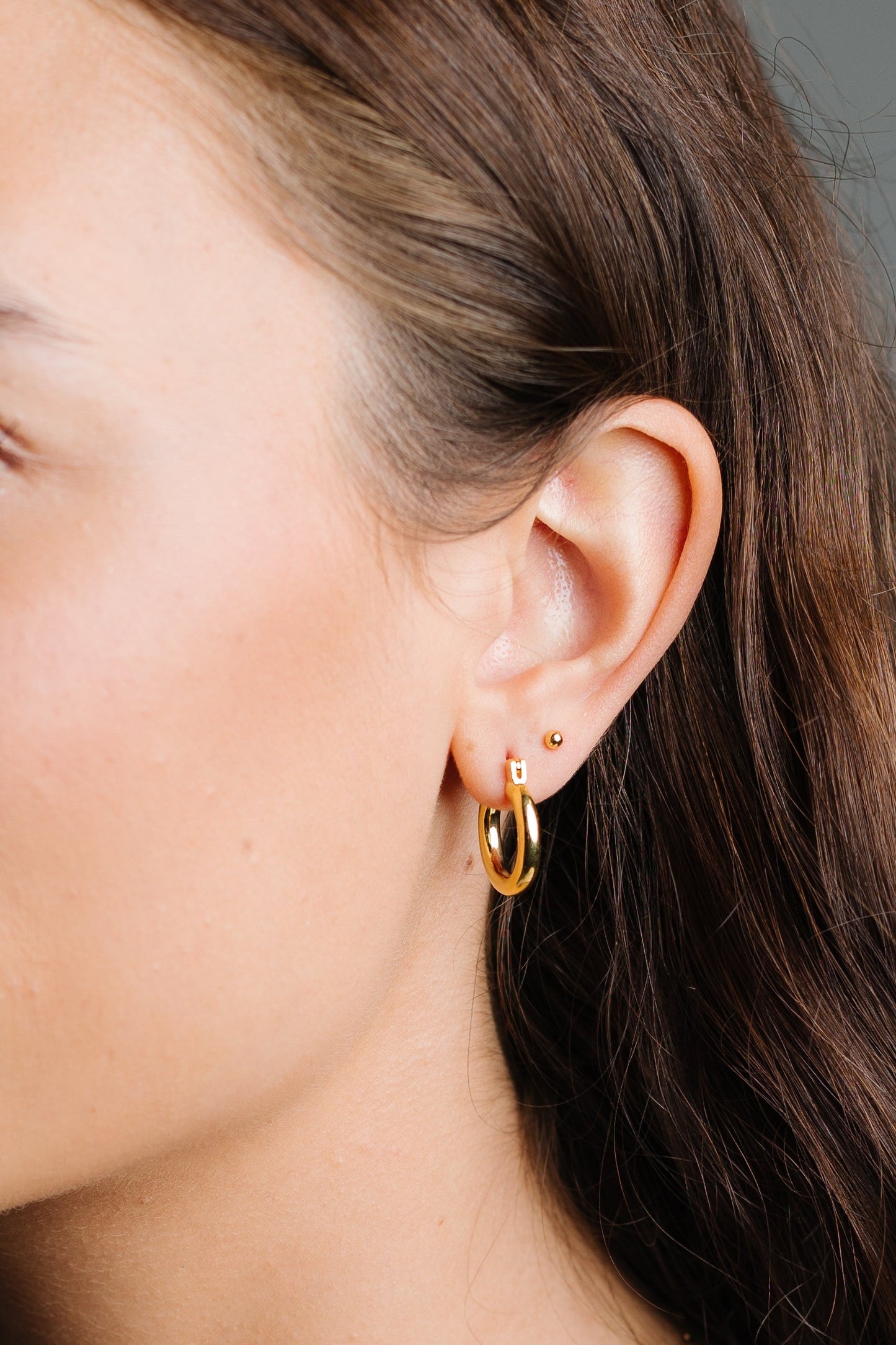 Cove Earrings Small Huggie Gold WOMEN'S EARINGS Cove Accessories