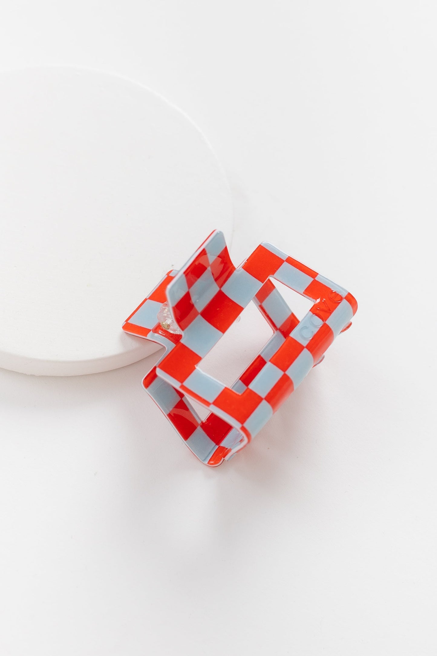 Cove Retro Checkered Hair Claw WOMEN'S HAIR ACCESSORY Cove Accessories Red/Blue 2 inch