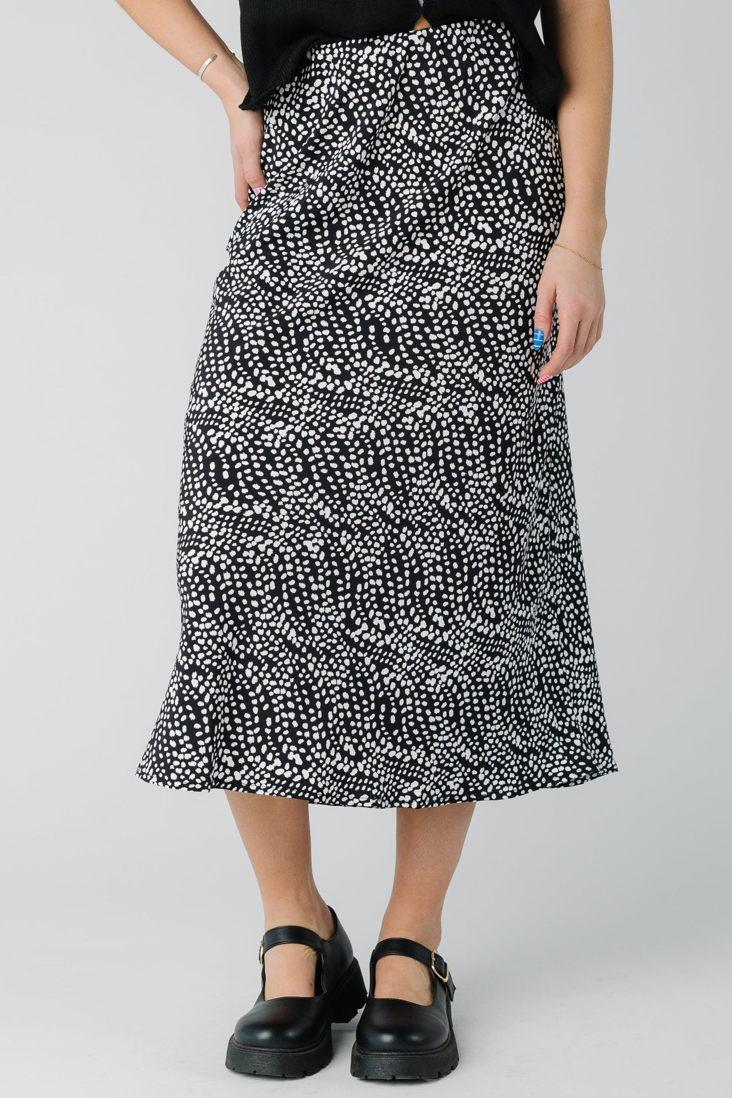 Modest black and white patterned midi skirt