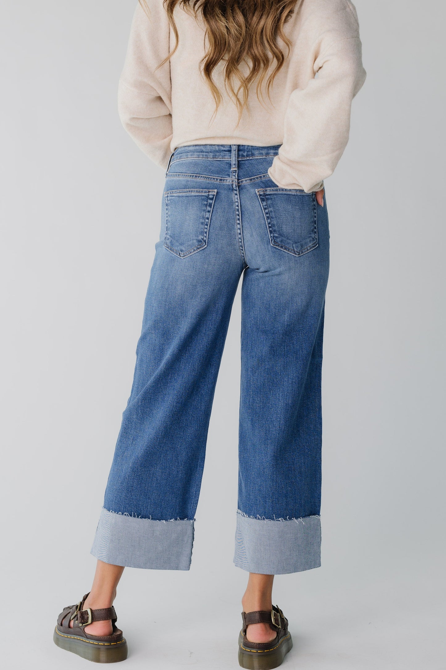 Women's wide leg jeans with 2 back pockets