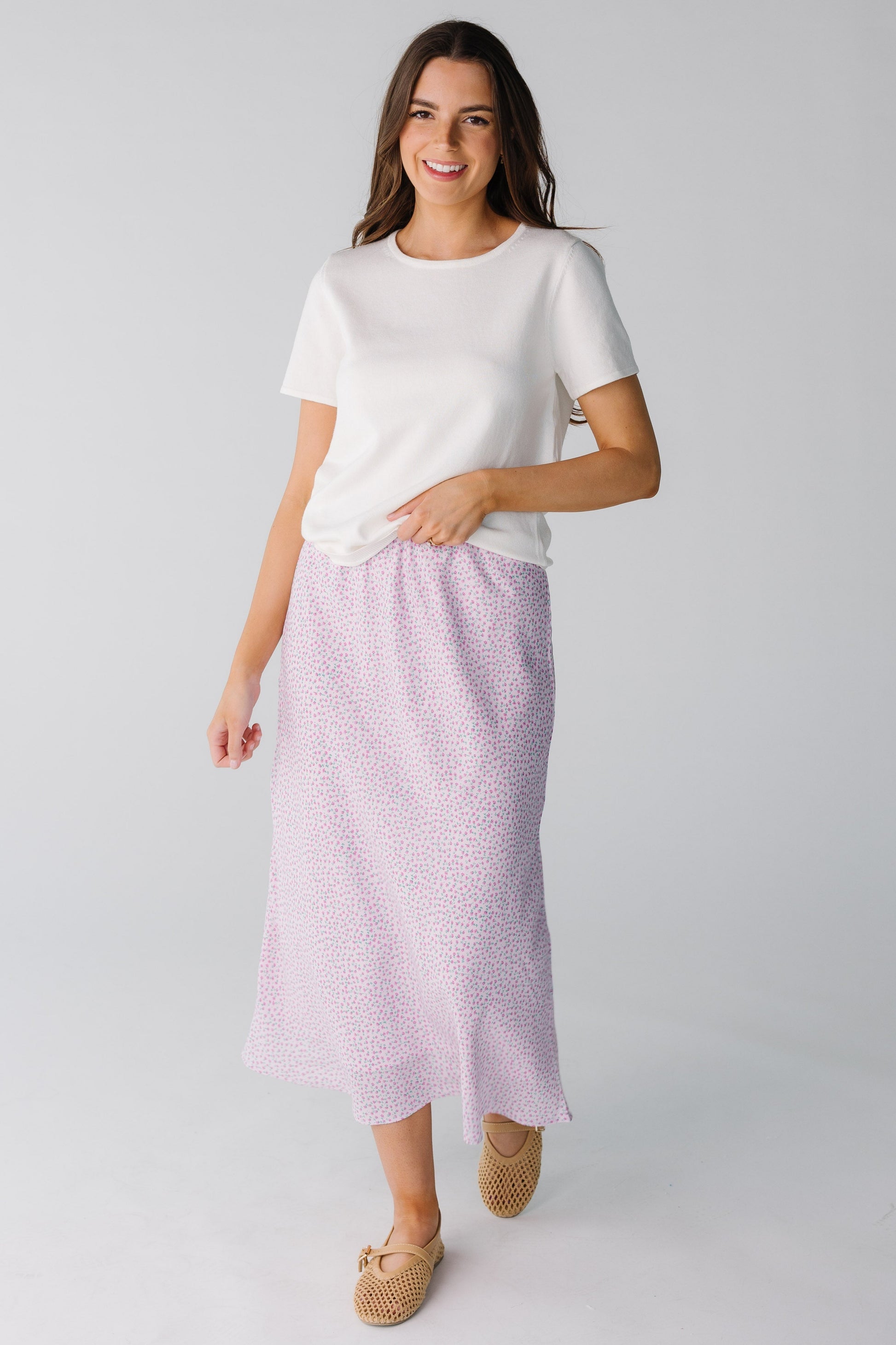 Modest short sleeve sweater with round neckline