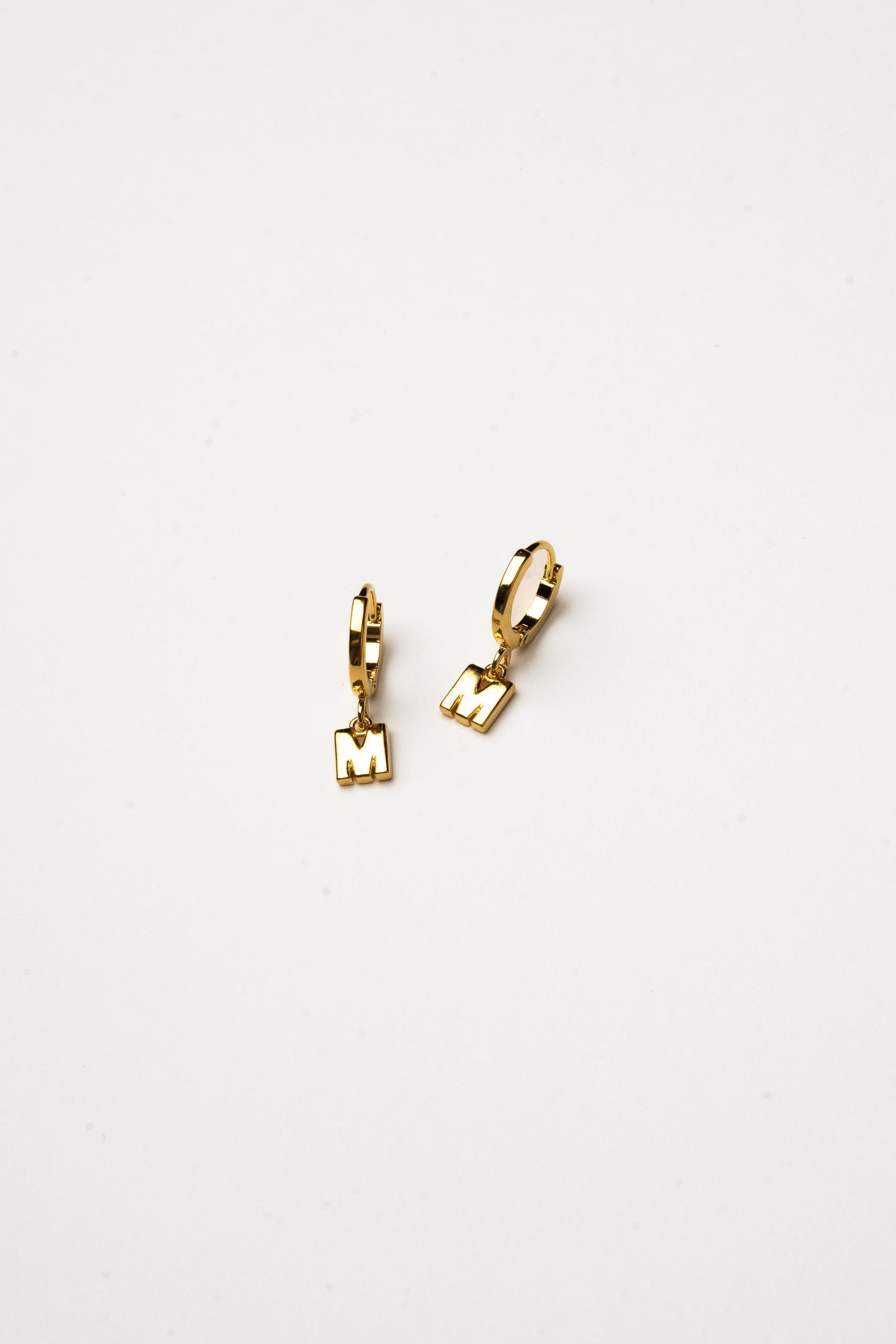 Cove Initial Letter Huggie Earrings WOMEN'S EARINGS Cove Accessories M 18k Gold Plated