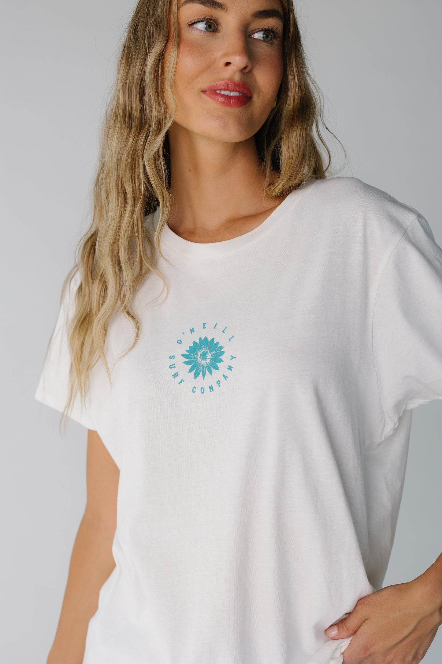 Close view of O'Neill tee inn white