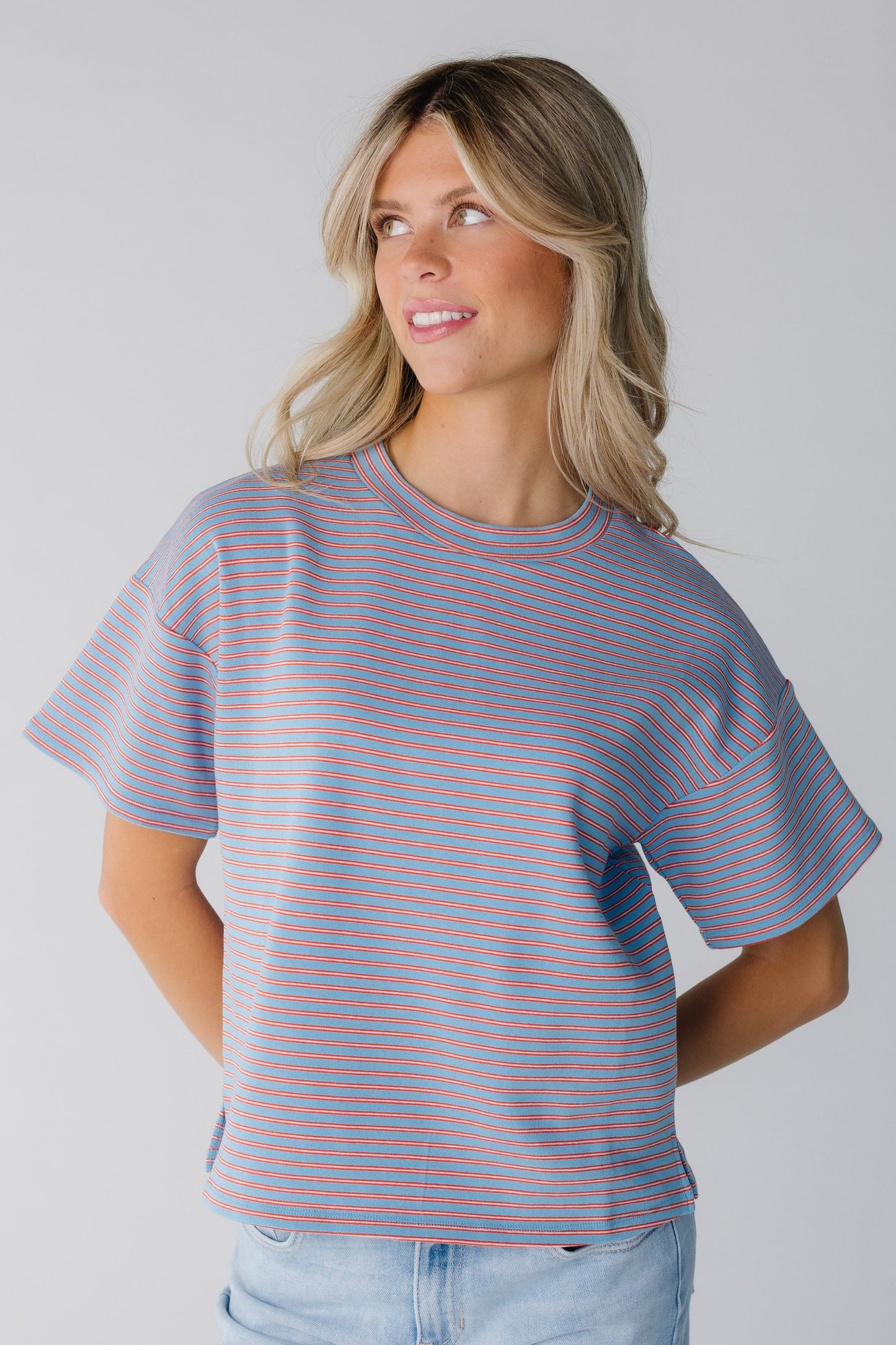 Light blue stripe tee with short sleeves and red stripes