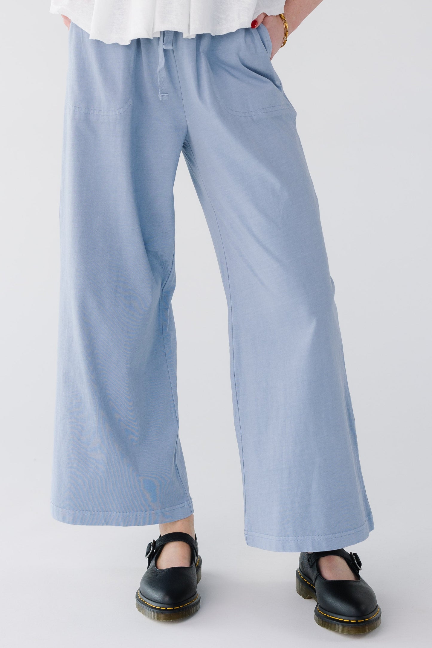 Wide leg light denim pant with pockets