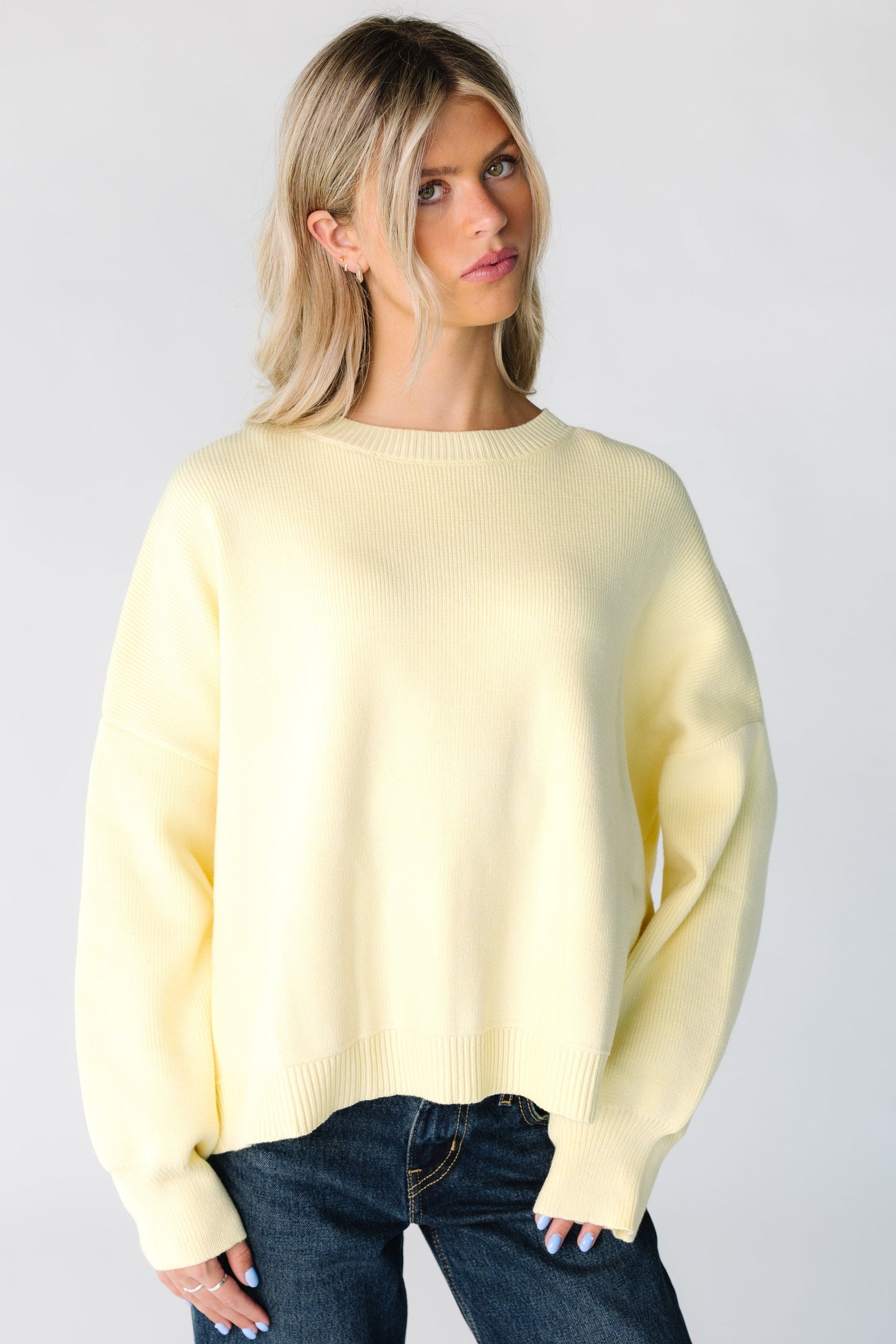 Wendy Pullover Sweater for women in daisy light yellow