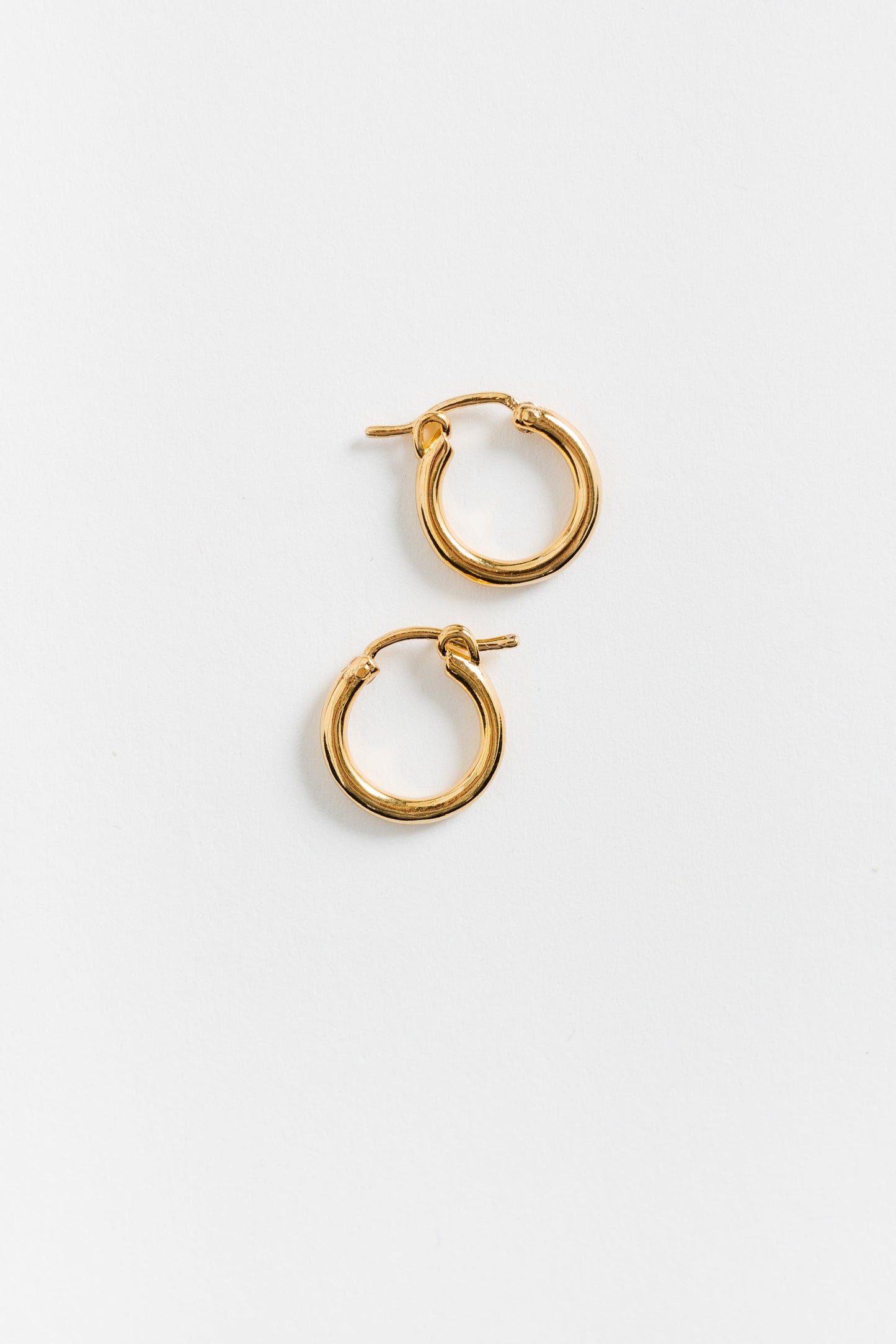 Cove Jet Set Hoops WOMEN'S EARINGS Cove Accessories Gold 13mm 