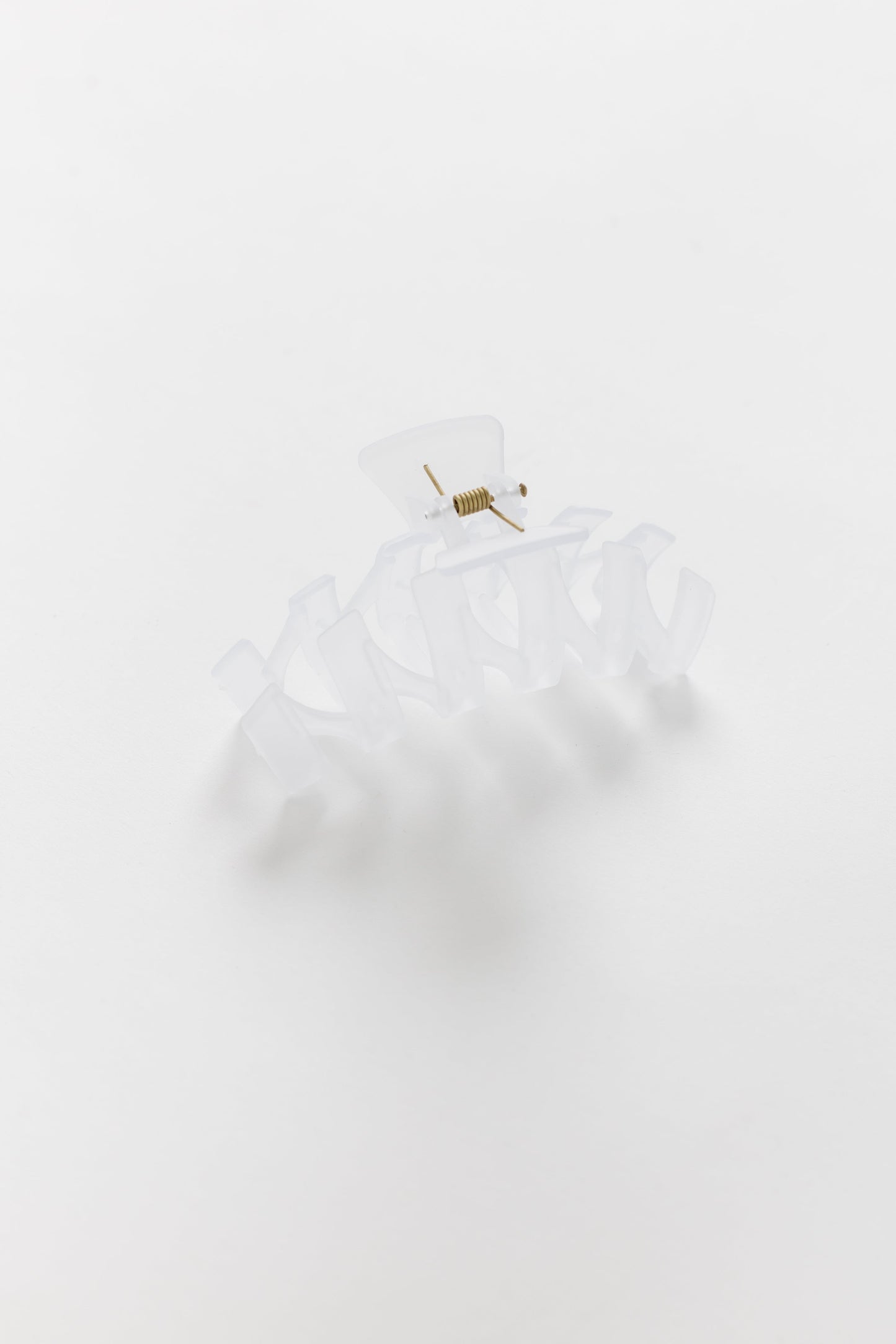 Cove Scallop Hair Claw WOMEN'S HAIR ACCESSORY Cove Accessories Frosted White 4.5 inch