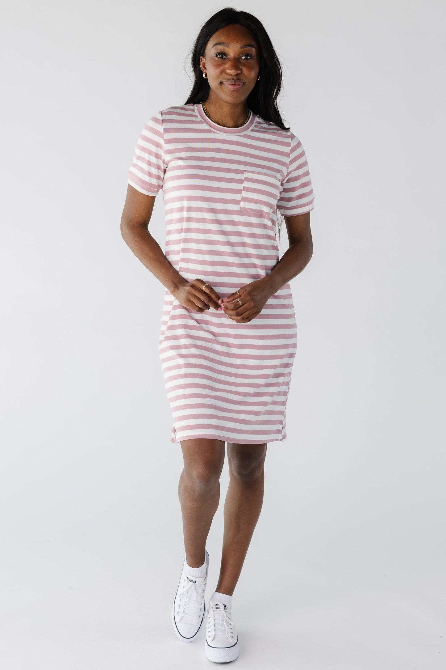 Tee dress in pink and white with short sleeves