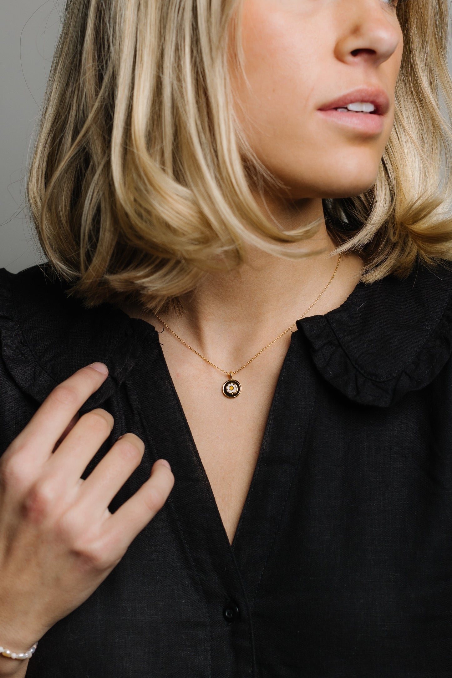 Daisy Gold Necklace WOMEN'S NECKLACE Cove