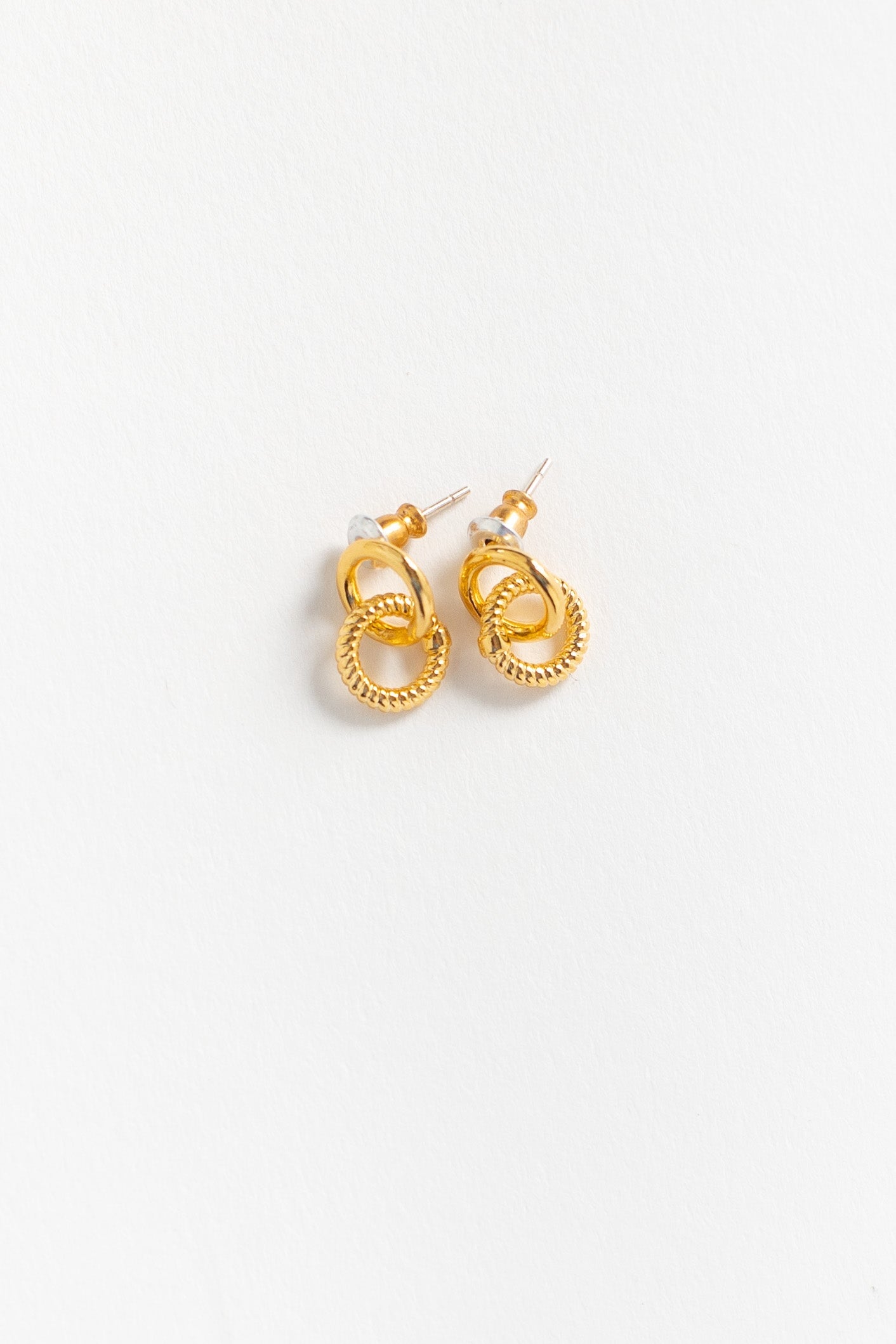 Dainty Double Circle WOMEN'S EARINGS Cove Gold Plated OS