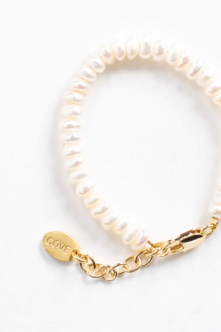 Baby bracelet in pearlized beads