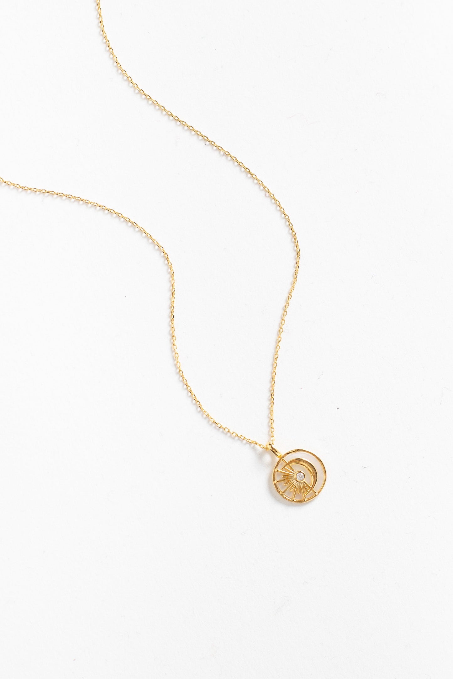Mother of Pearl Sun & Moon WOMEN'S NECKLACE Cove Gold Plated OS
