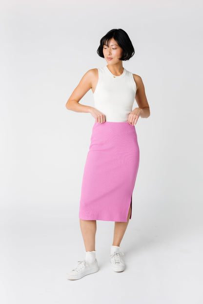 Close fitting fuchsia skirt