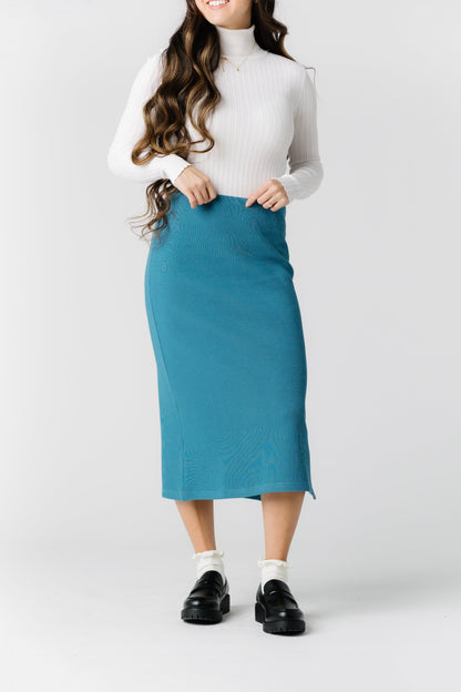 Close fitting midi skirt