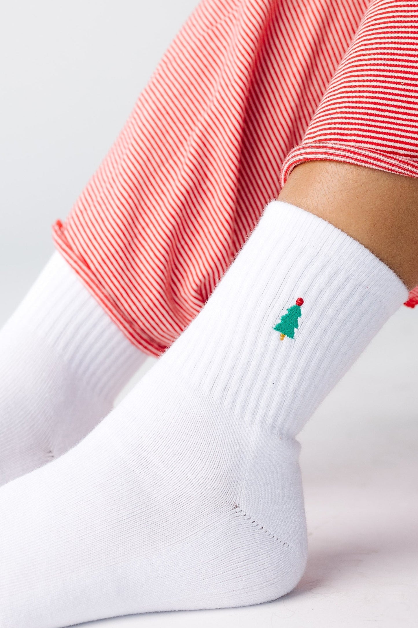 Cove Oh Christmas Tree WOMEN'S SOCKS Cove Accessories 
