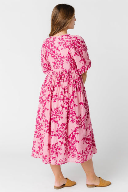 Pink print loose fitting midi dress in plus size