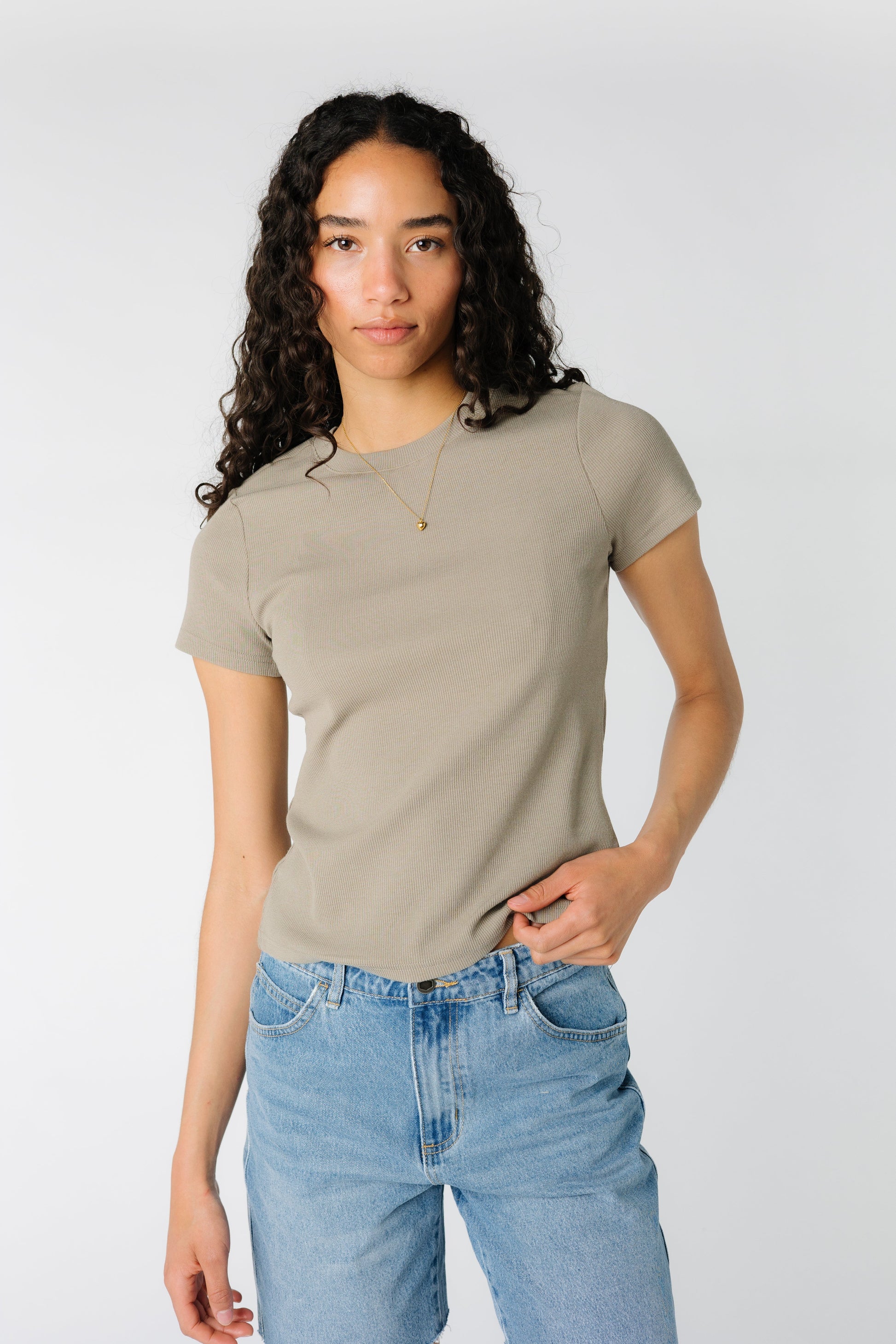 Modest closer fitting short sleeve tee