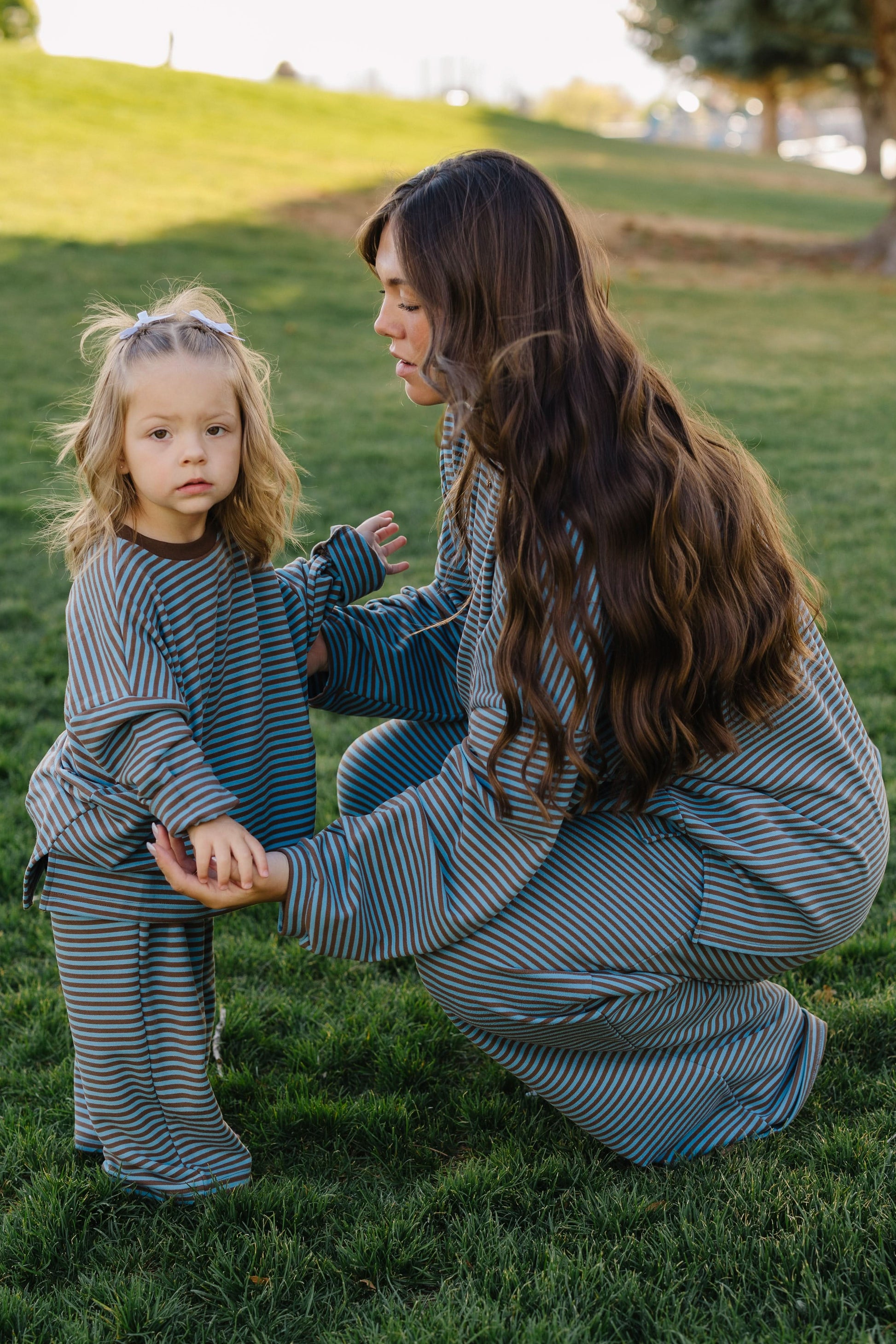 Cutie Everyday Kid's Stripe Set - Knit in brown & blue stripe.