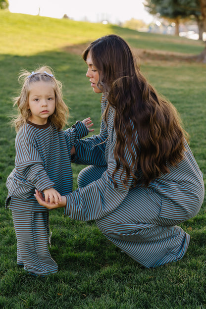 Cutie Everyday Kid's Stripe Set - Knit in brown & blue stripe.