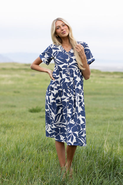 Button down floral dress with short sleeves in navy floral print