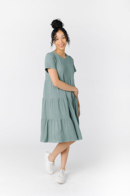 Brass & Roe Summer Ribbed Tiered Dress WOMEN'S DRESS Called to Surf Dusty Sage L 
