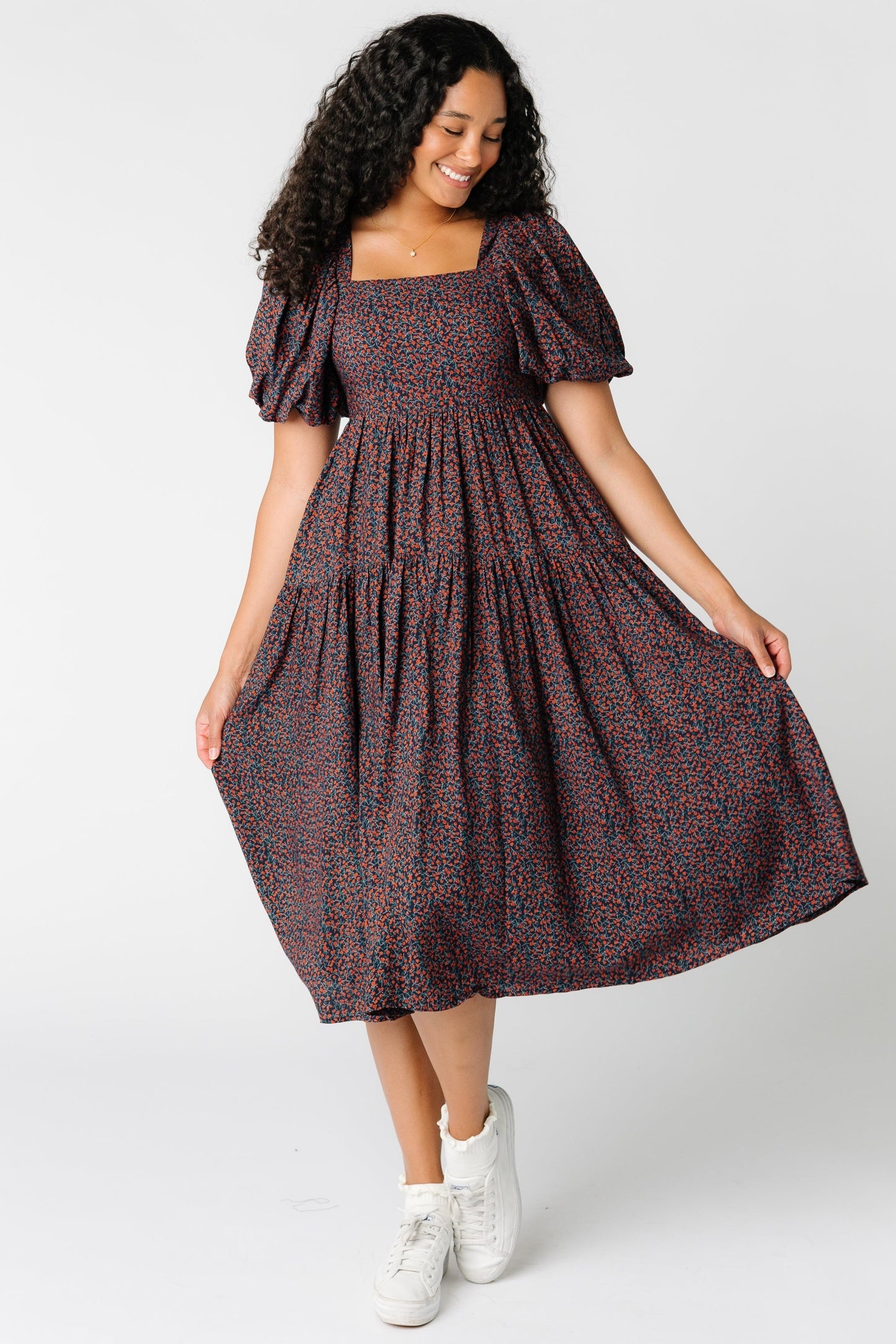 Floral print midi dress with smocked bodice, square neckline and short puff sleeves