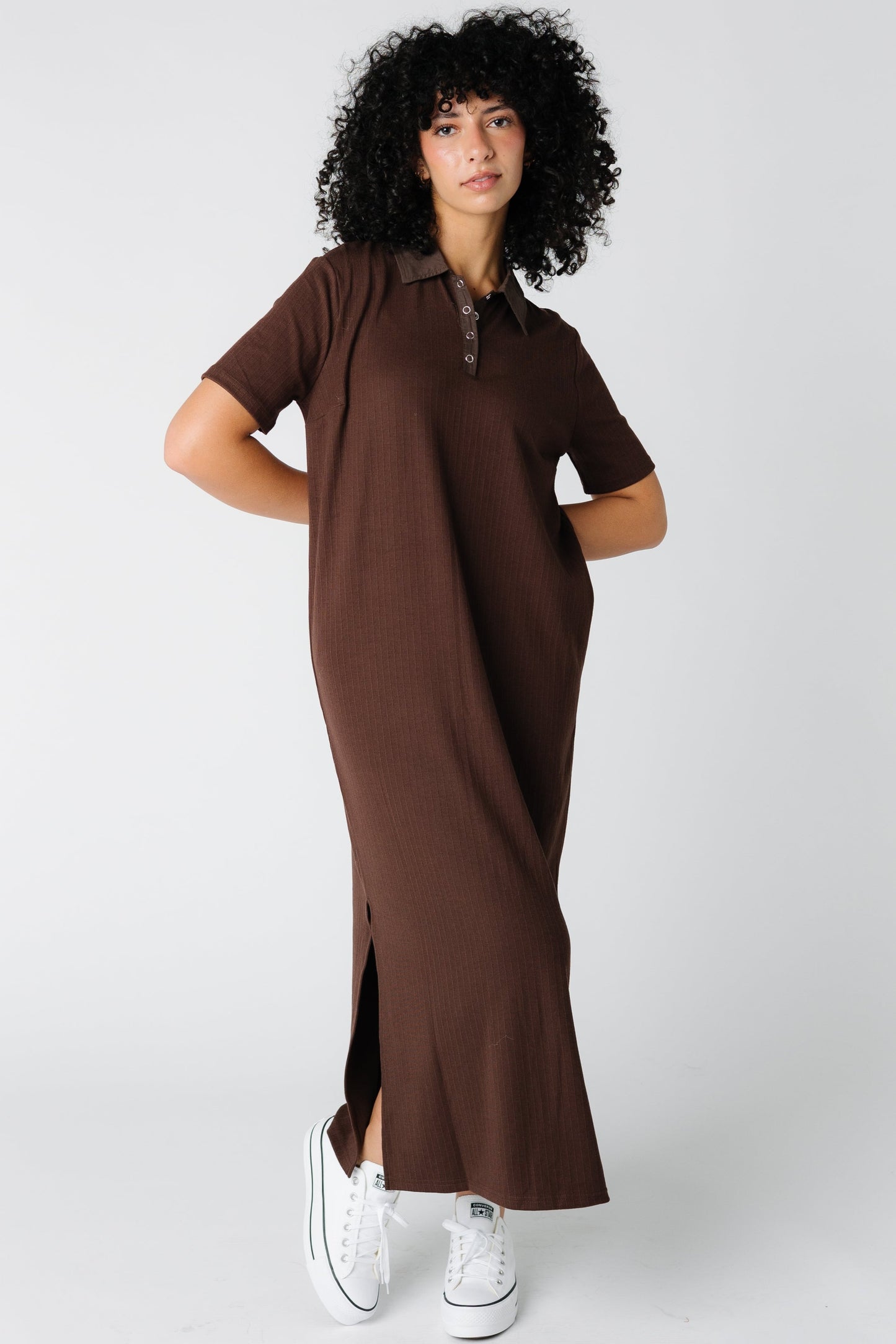 Brown midi dress with short sleeves