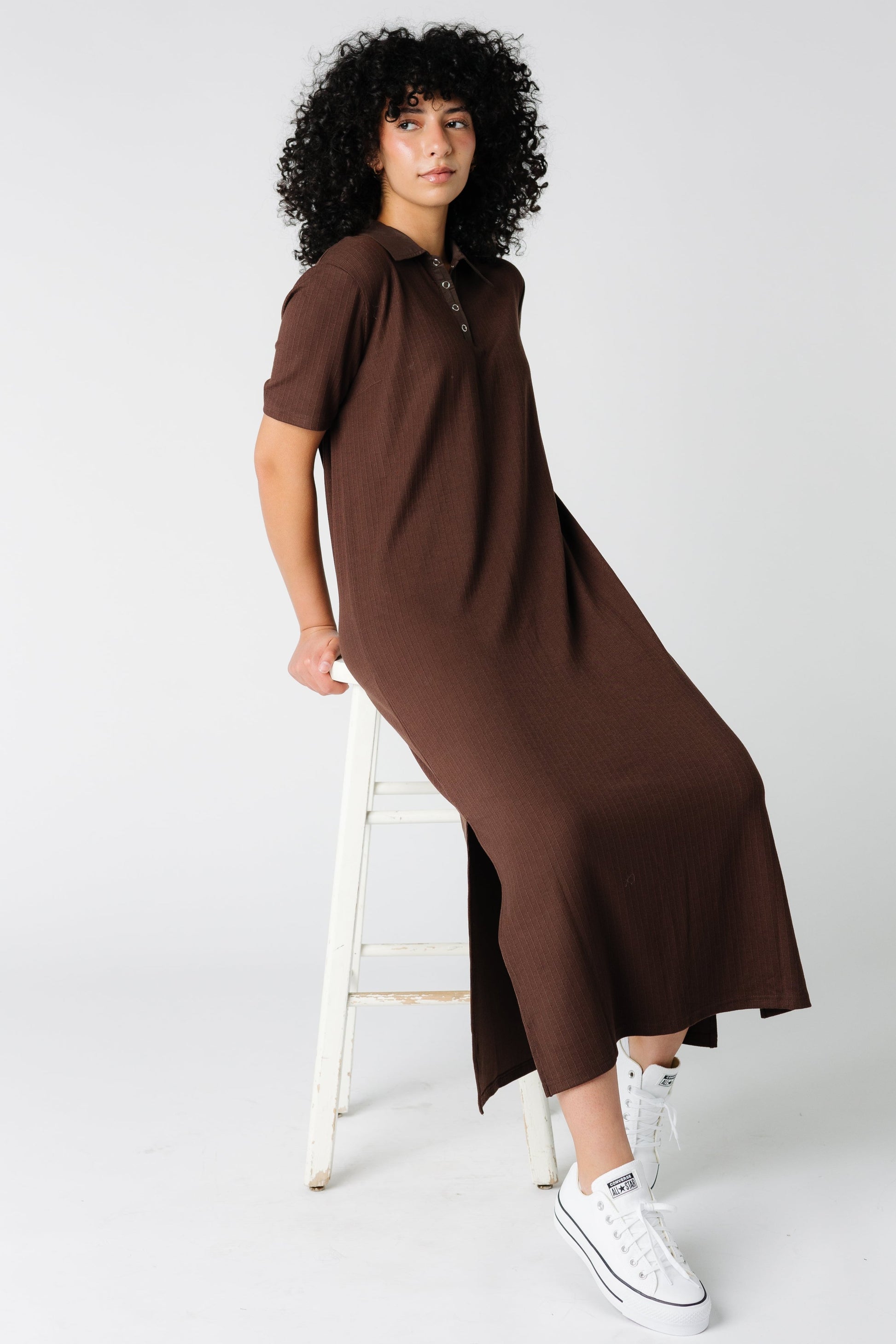 Ainsley brown knit dress with short sleeves