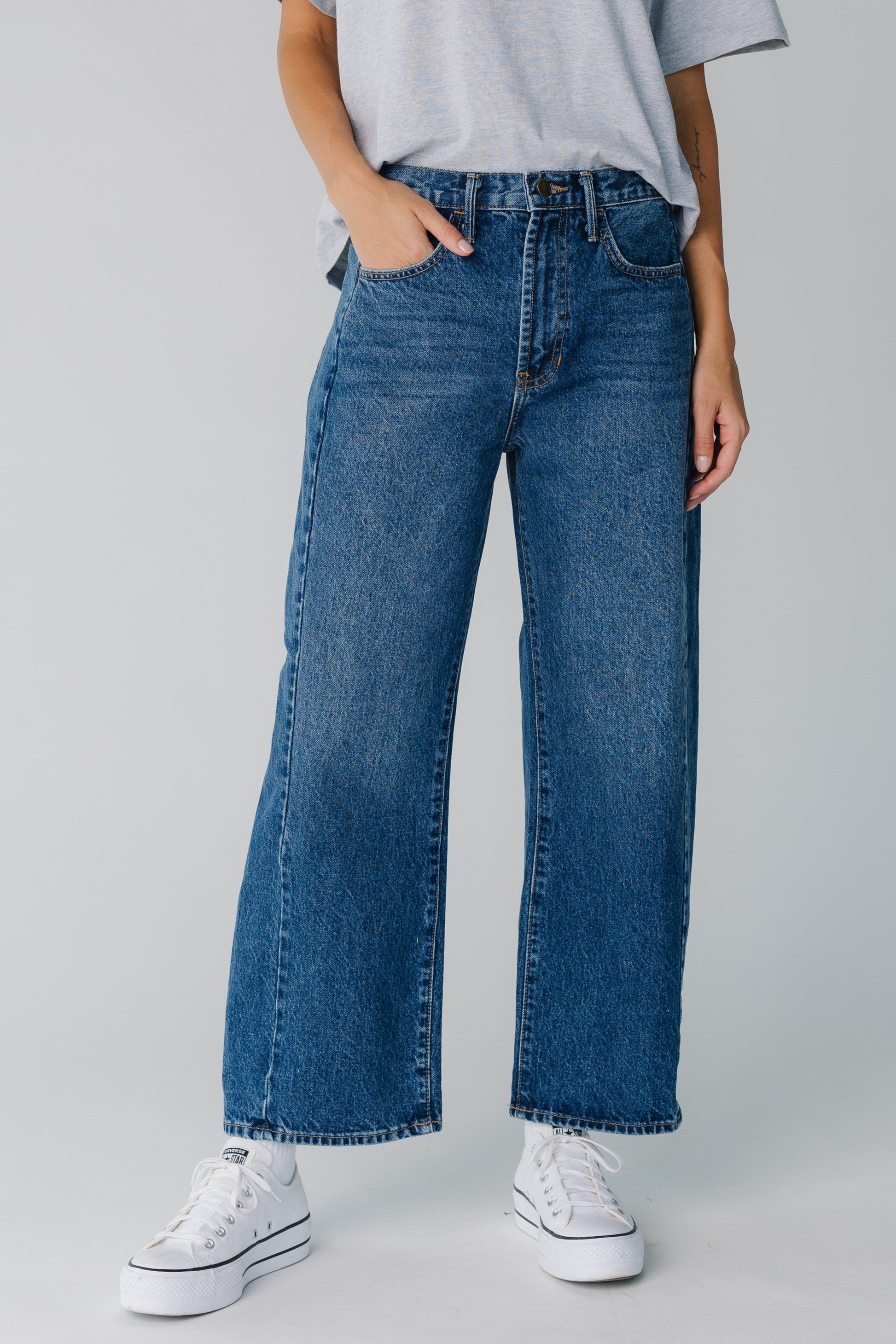Barrel Jean jeans for women in dark denim
