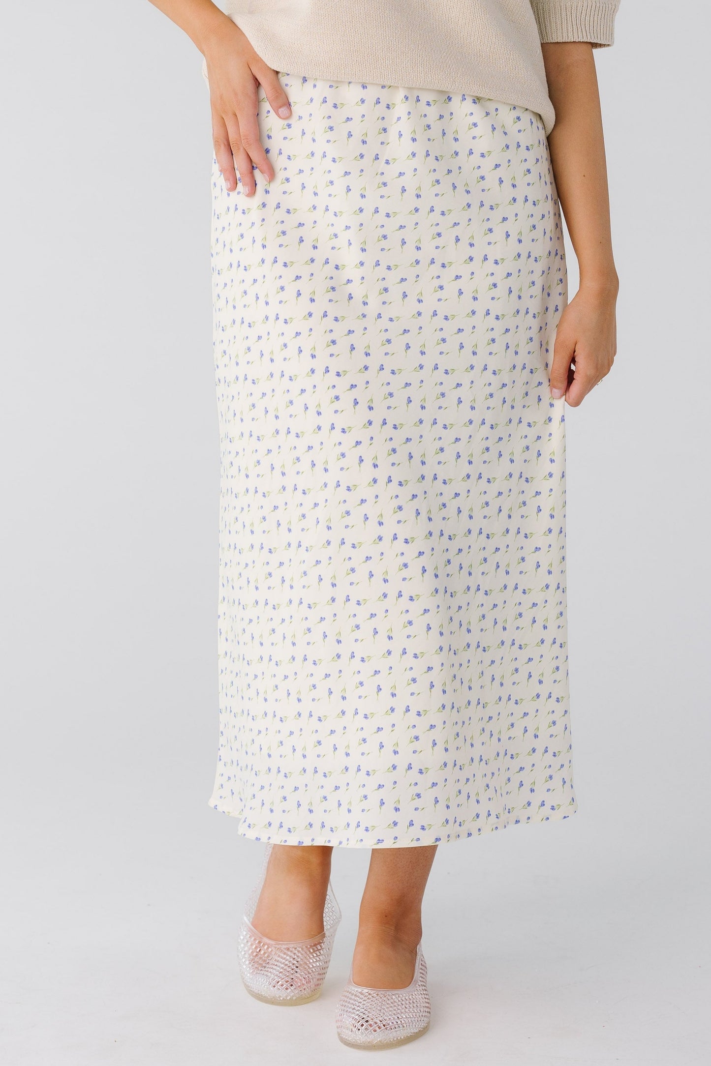 White and blue floral midi skirt with elastic waist