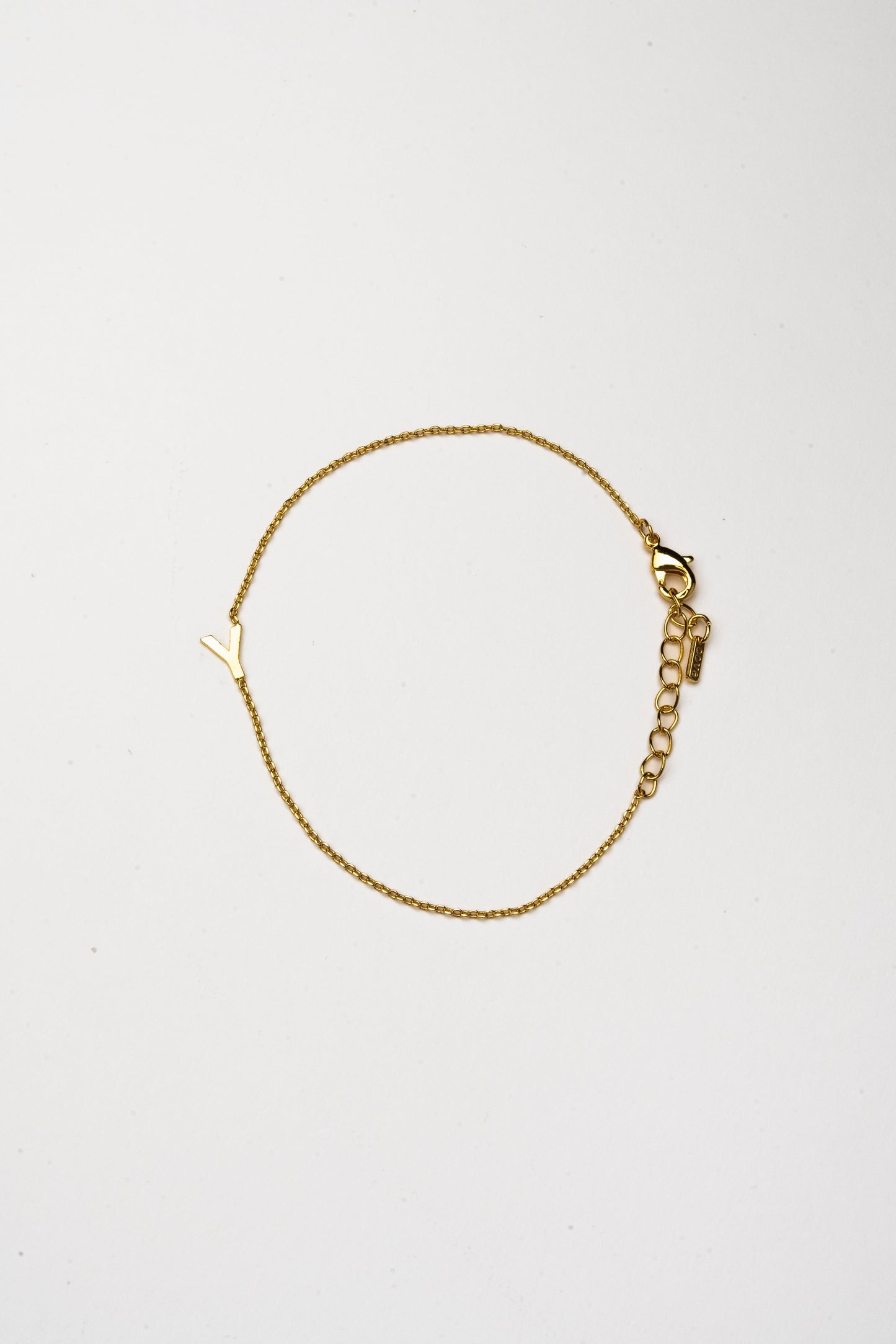 Cove Initial Bracelet WOMEN'S BRACELET Cove Accessories 18k Gold Plated 7" + 1" extender Y