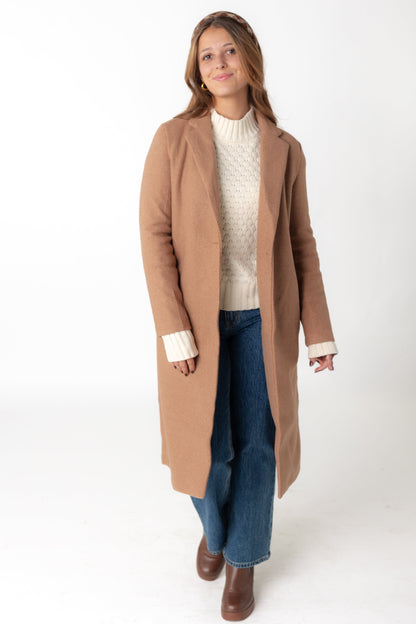 Camel midi coat with lapels and long sleeves