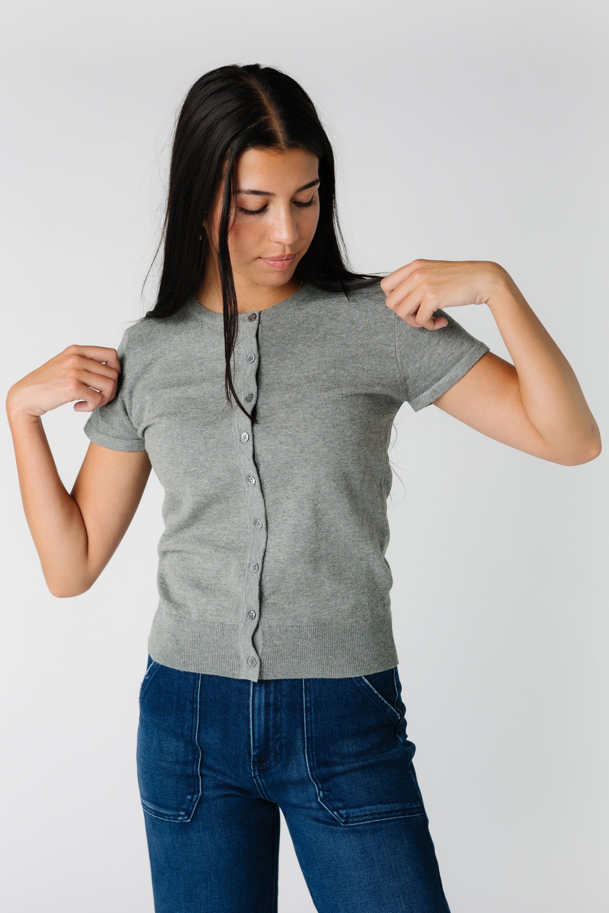 Grey short sleeve cardigan with round neckline