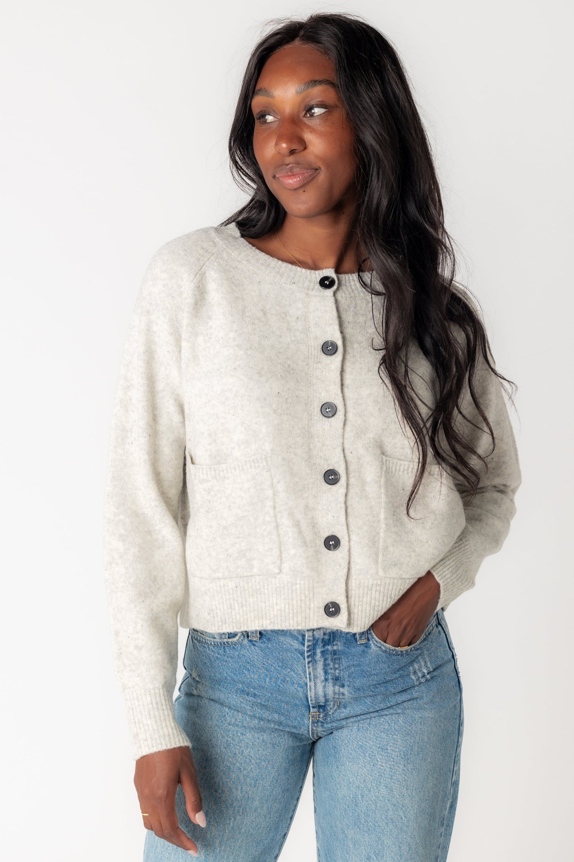 Button down cardigan in light grey with long sleeves