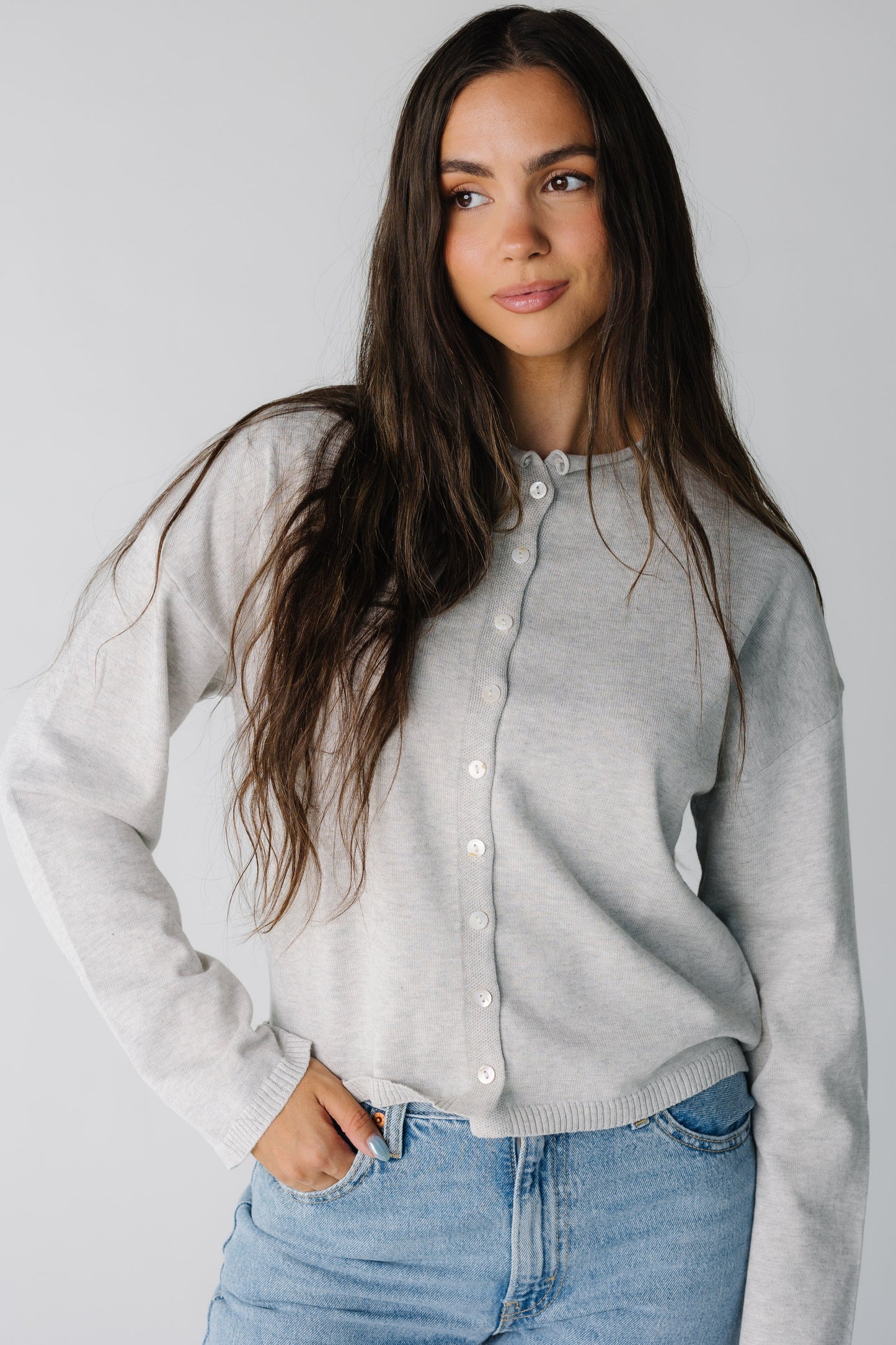 Modest women's cardigan with round collar and long sleeves in heather grey