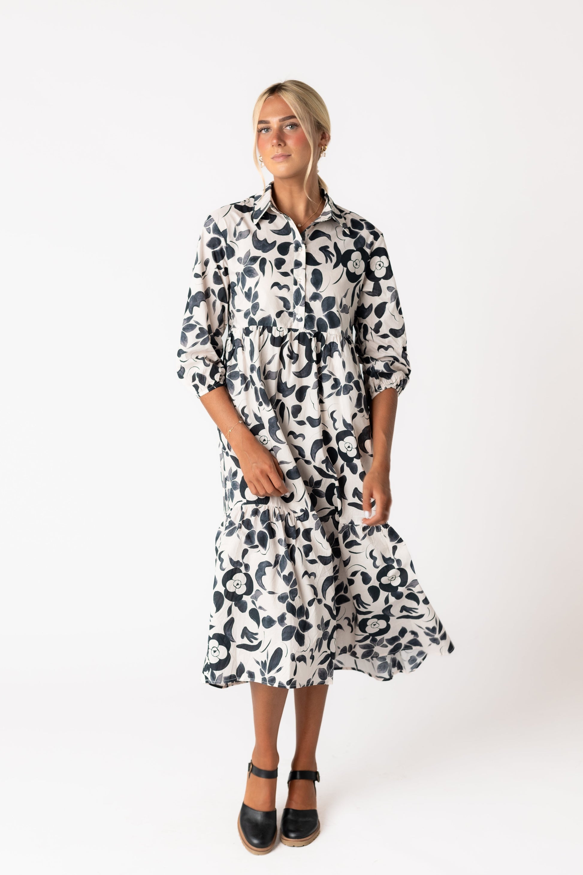 Loose fitting blue print midi dress