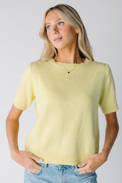 Crew neck sweater with short sleeves in yellow