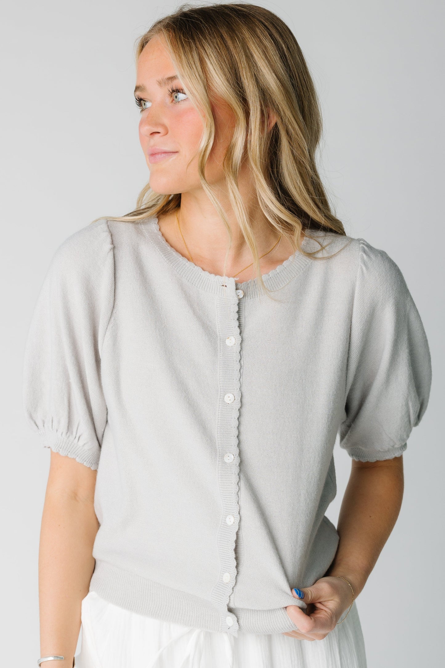 Modest grey cardigan with round neckline and short sleeves