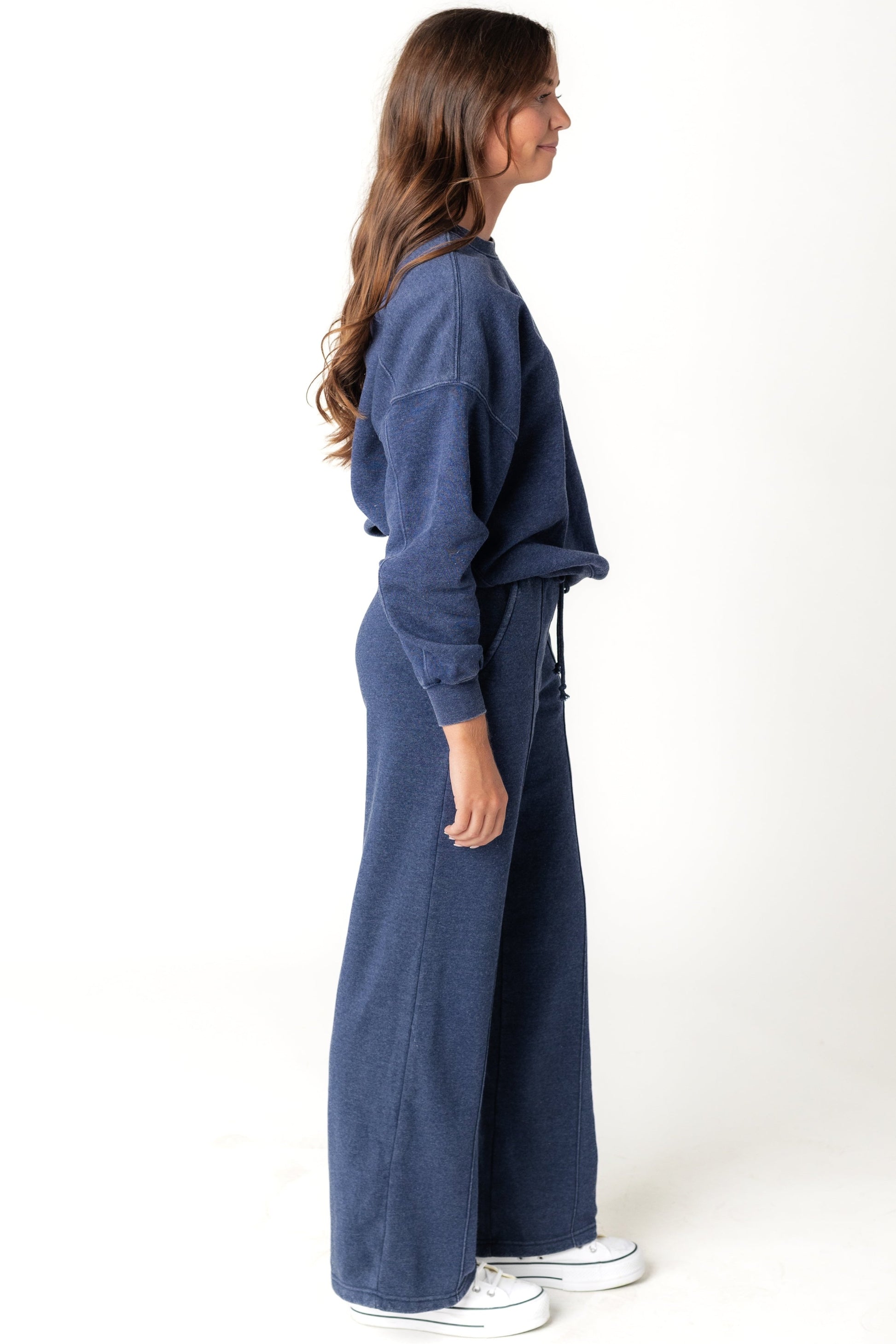 Side view of blue wide leg sweat set