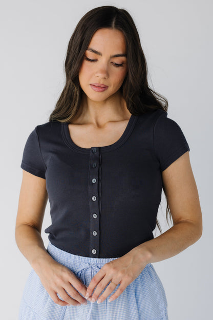 Button down ribbed top in obsidian with short sleeves