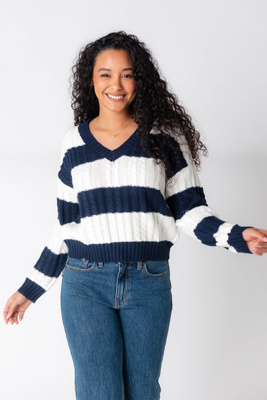 Ava Soft Sweater with V-neckline and cable texture