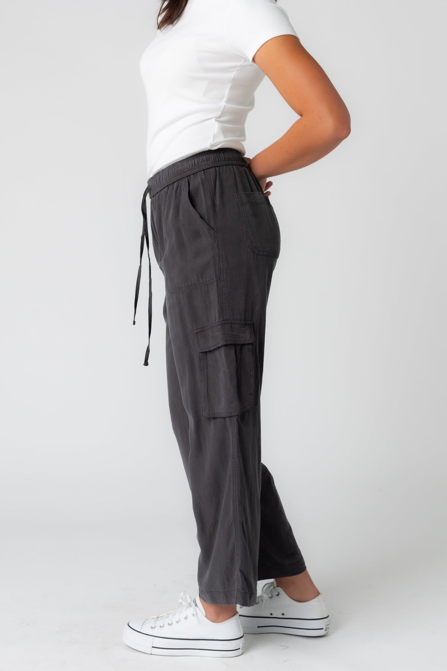 Modest multi pocket cargo pant in charcoal