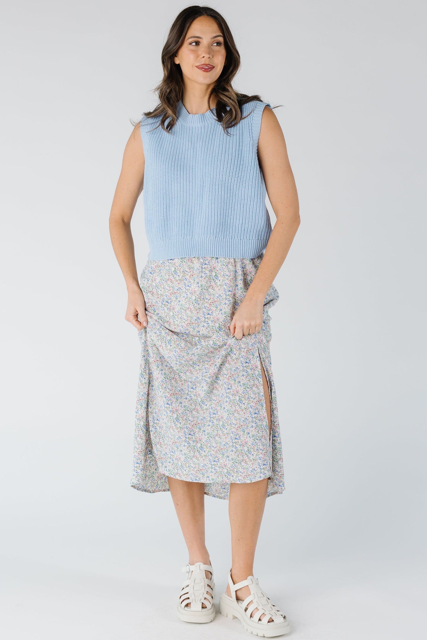 Floral skirt in blue floral print with side view